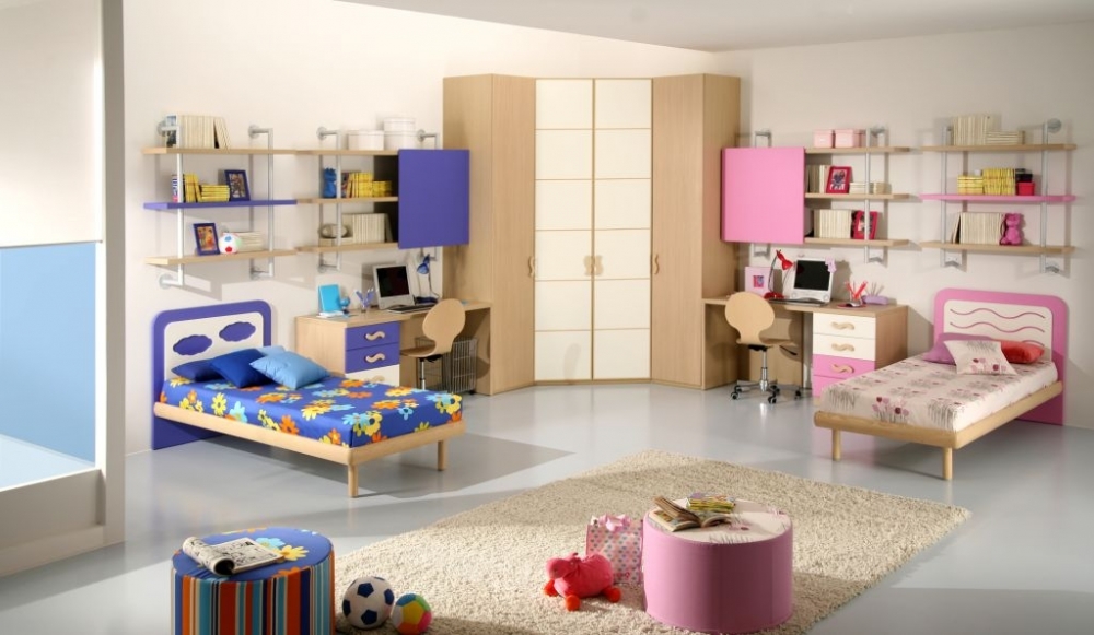Dizajn dječje sobe za dvije heteroseksualne dječje garderobe