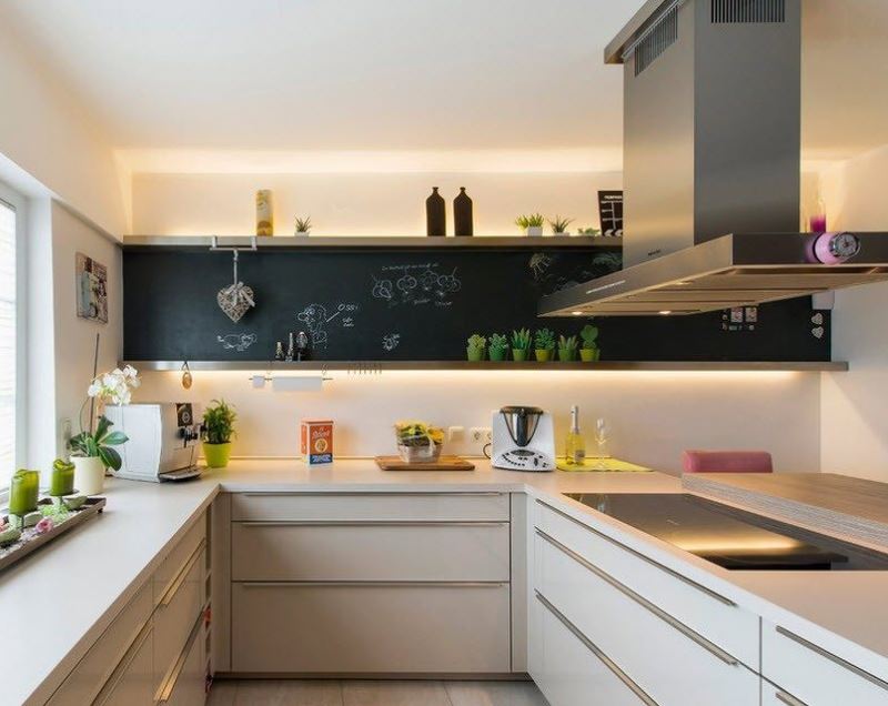 Mutfak tasarımında üst dolapların LED aydınlatması