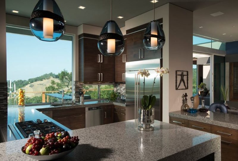 Modern tarz mutfak tasarımında gri renk
