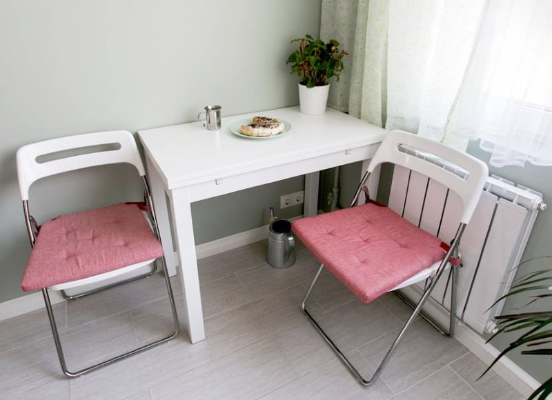 Ružičaste presvlake za sjedalice za sklopive stolice