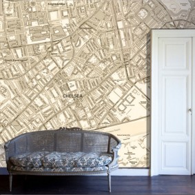 Fond d'écran avec une carte de la ville sur le mur dans le hall