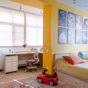 Žuti zid u sobi za dvoje djece