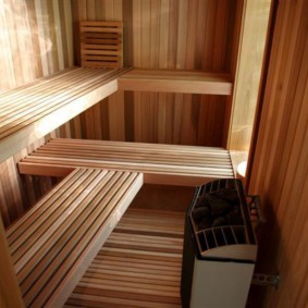 Agencement d'un sauna sur une loggia dans un panneau