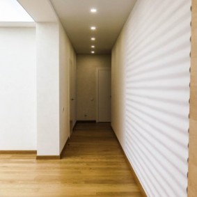 לוחות לבנים תלת ממדיים במסדרון צר