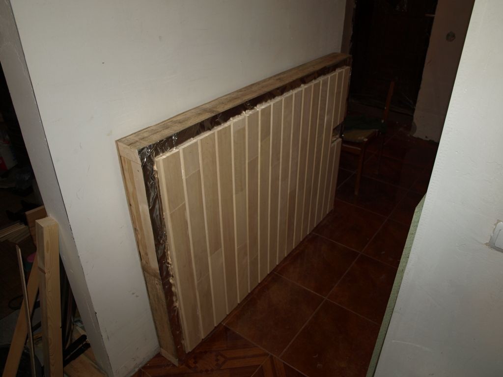 Færdigloftet loft til en altan-sauna