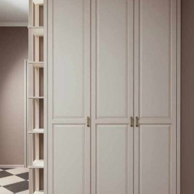 armoire avec portes battantes aux options de couloir